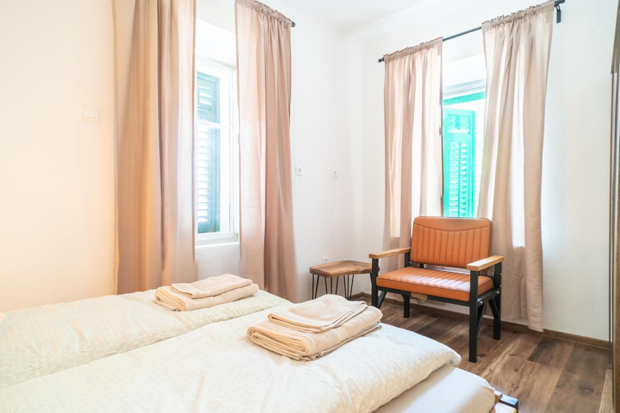 Old Stone House Aparthotel Mlini Bagian luar foto